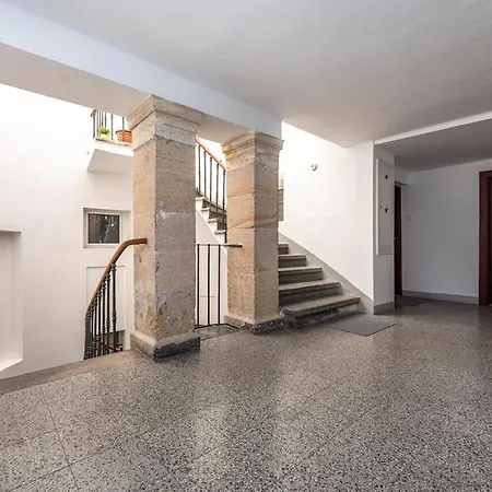 Gorgeous Old Apartament *